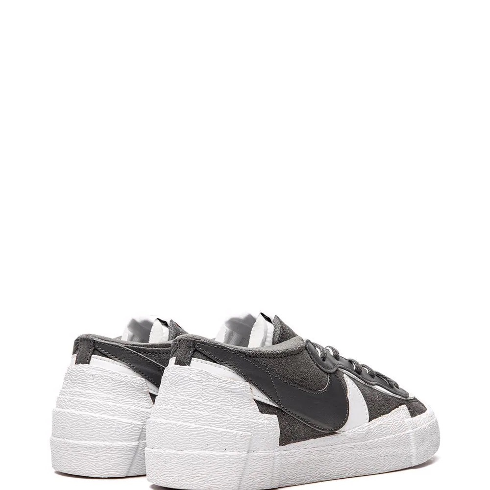 Nike Gray and White Women's Shoes - Picture 2 of 3